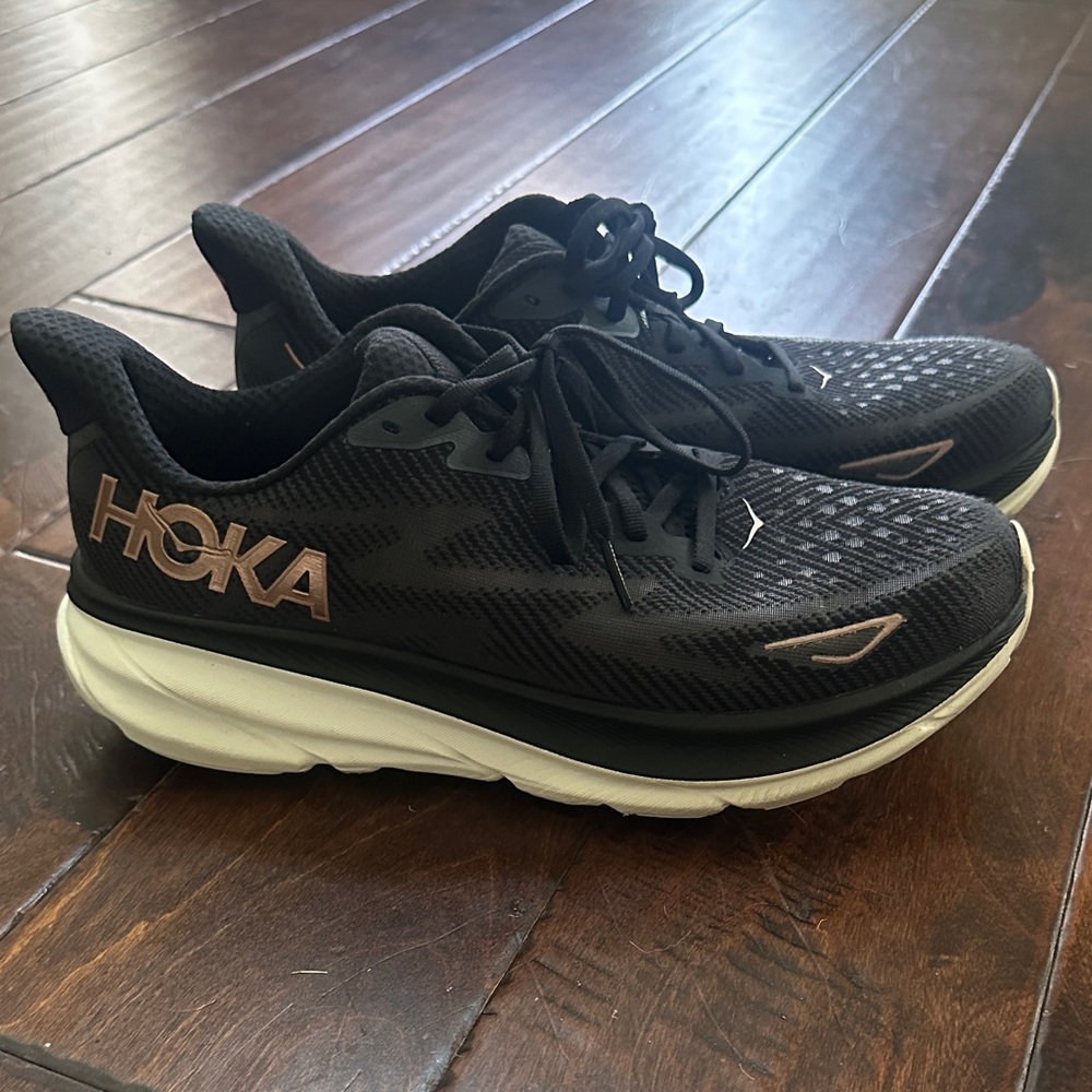 Hoka Clifton 9 running shoes